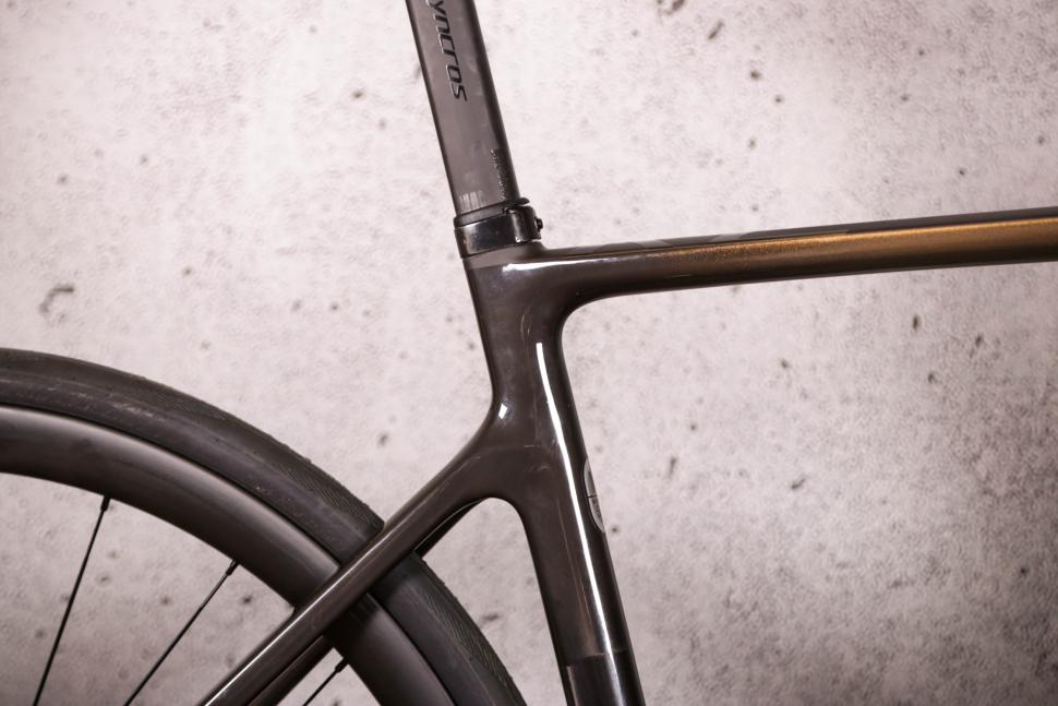 2021 Scott Addict RC 15 Prism - seat tube junction.jpg