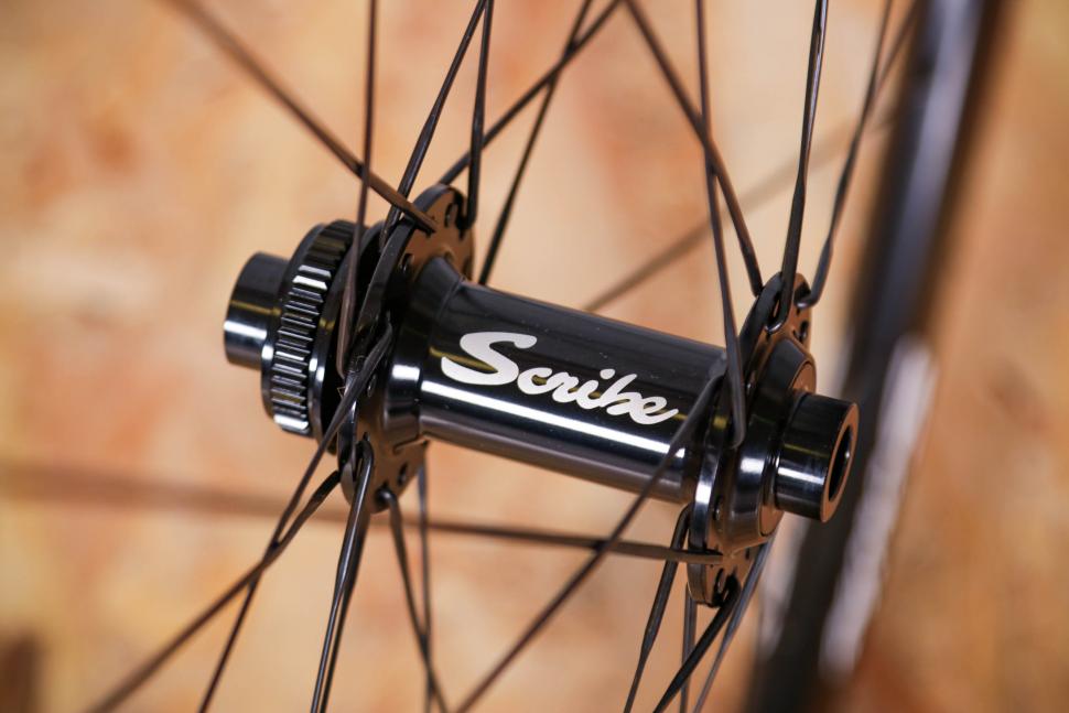 2021 Scribe Duty Disc Wheel Set - front hub.jpg