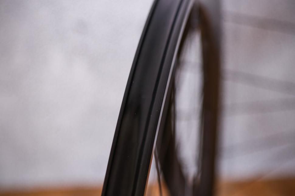 2021 Scribe Duty Disc Wheel Set - rim bed 2.jpg