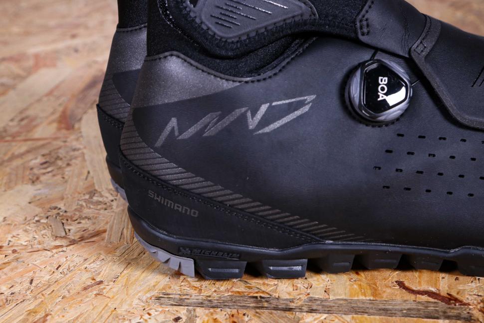 2021 Shimano MW7 GORE-TEX SPD Shoes - heel detail.jpg