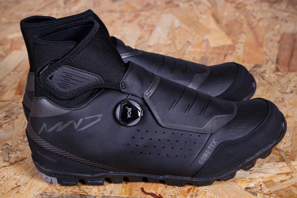 2021 Shimano MW7 GORE-TEX SPD Shoes - side.jpg