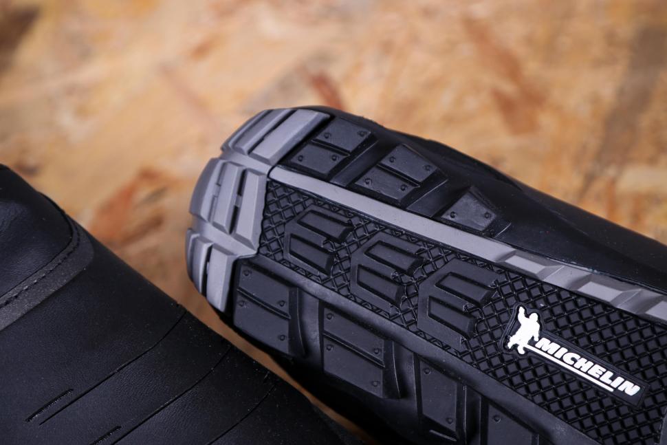 2021 Shimano MW7 GORE-TEX SPD Shoes - sole heel.jpg