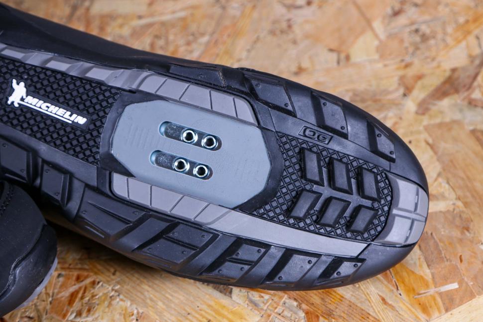 2021 Shimano MW7 GORE-TEX SPD Shoes - sole toe.jpg