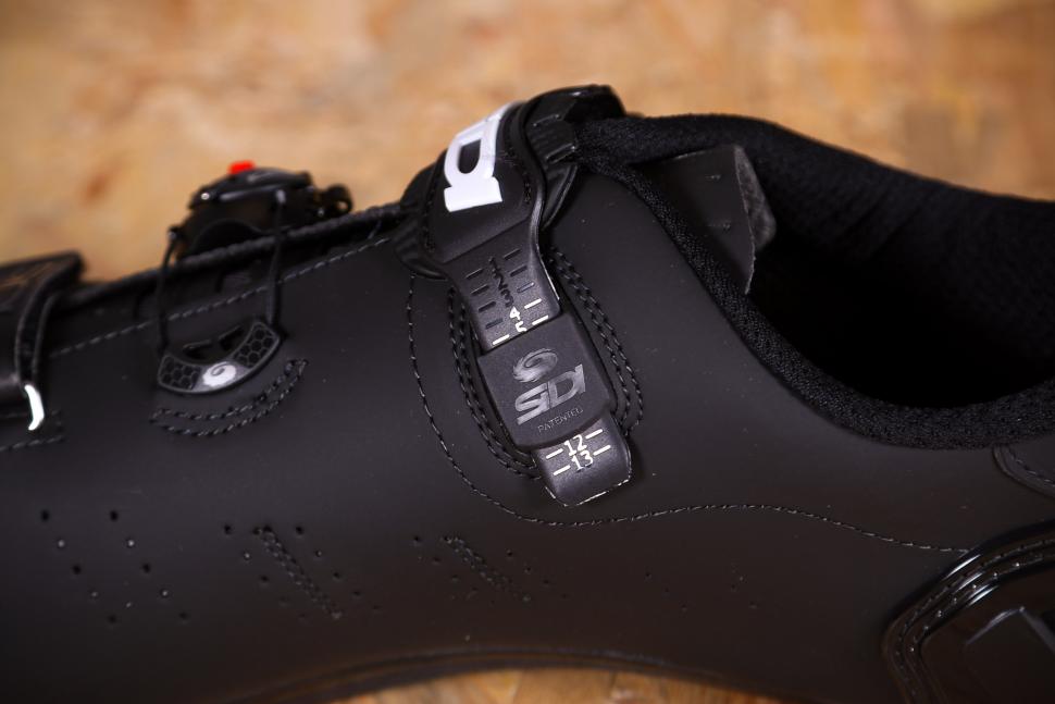 2021 Sidi Ergo 5 Road Shoes - strap detail.jpg
