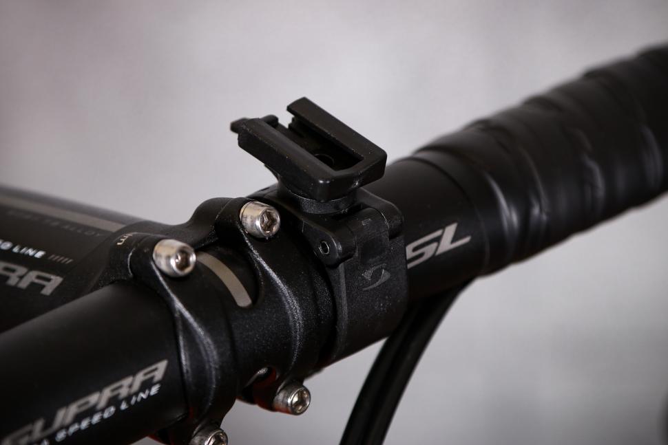 2021 Sigma Buster 300 Headlight - mount.jpg