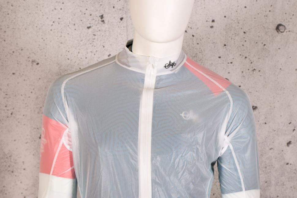 2021 Sigr Nackrosleden Transparant Pro cycling Wind-Rain jacket - chest.jpg
