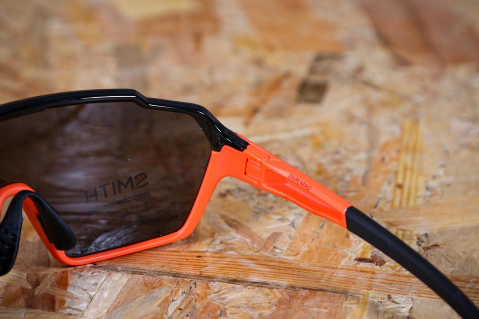 2021 Smith Shift MAG sunglasses - hinge.jpg