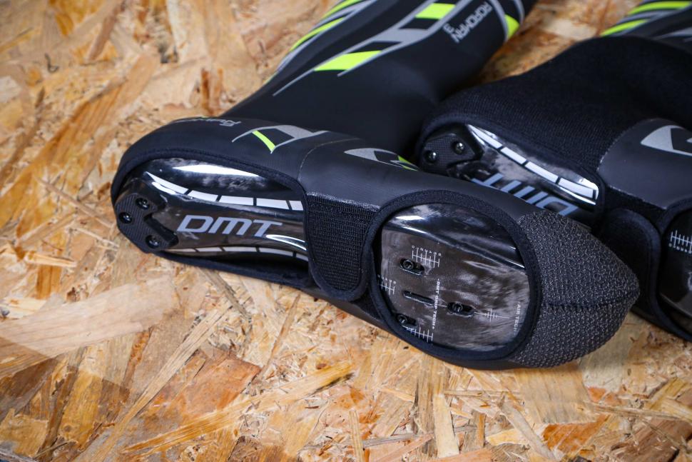 2021 SPATZ Roadman 3 Super-Thermo Hi-Viz Reflective Overshoes with Kevlar - sole.jpg