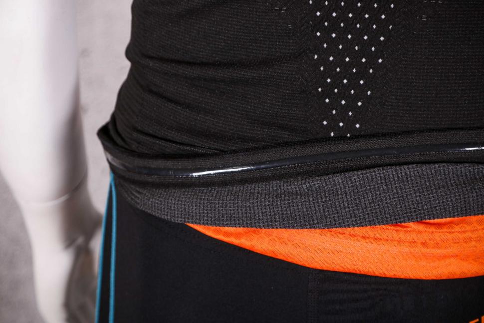 2021 Spatzwear BurnR Gilet - gripper.jpg
