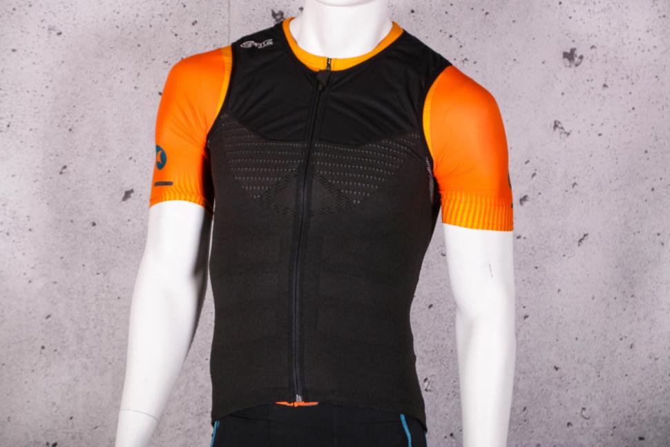 2021 Spatzwear BurnR Gilet.jpg