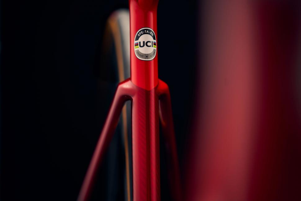 2021 Specialized Tarmac SL7 seat tube seatstays.jpg