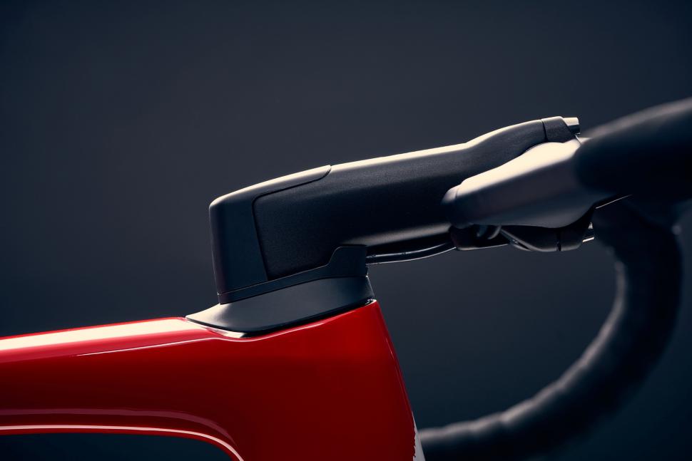 2021 Specialized Tarmac SL7 stem side.jpg