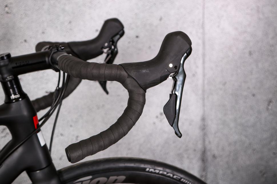 2021 Tifosi Scalare - drop bar and lever.jpg