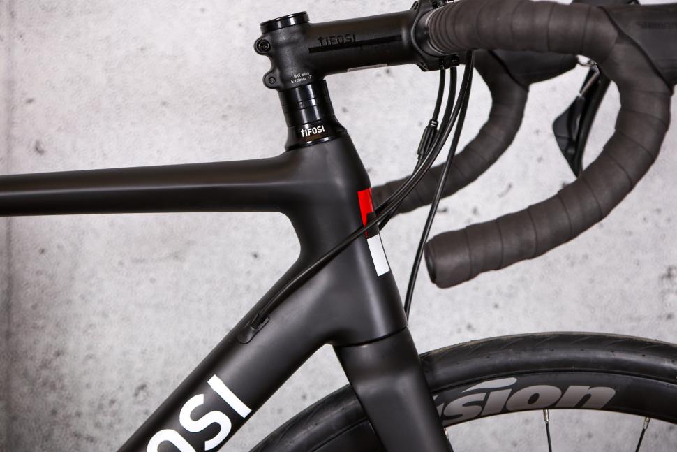 2021 Tifosi Scalare - head tube.jpg