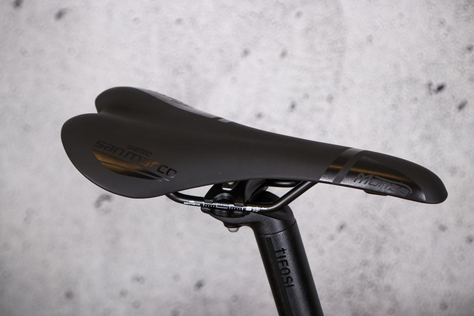 2021 Tifosi Scalare - saddle.jpg