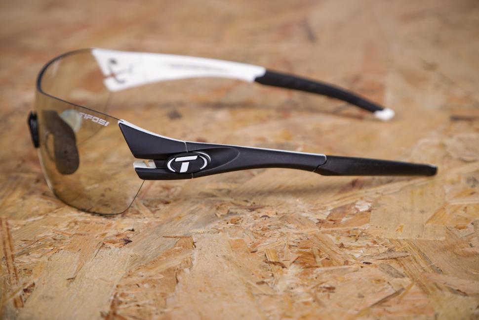 2021 Tifosi Slice Fototec Light Night Lens Sunglasses - arm.jpg