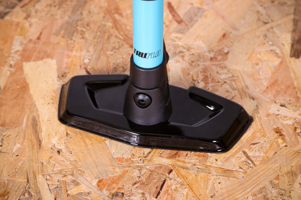 2021 Truflo Easitrax 4 Floor pump - foot plate.jpg