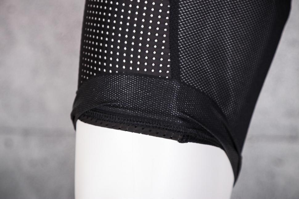 2021 Van Rysel RCR Ultralight Road Bib Shorts - gripper.jpg