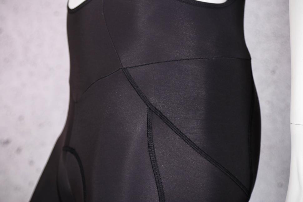 2021 Van Rysel RCR500 Super Roubaix Winter Bib Shorts - seams.jpg