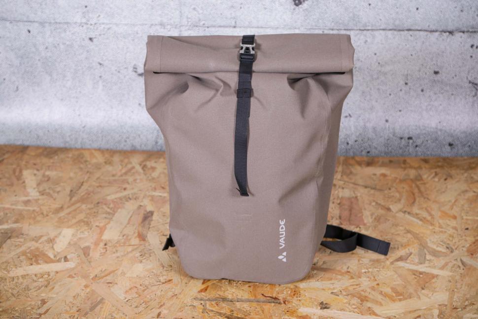 2021 Vaude Isny 11 Coconut Backpack.jpg