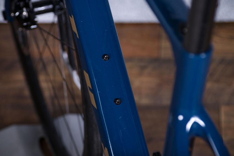 2021 Vitus Vitesse Evo - bosses.jpg