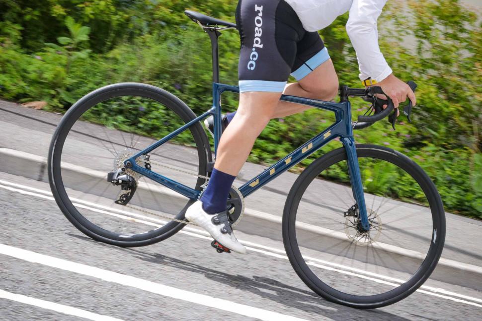 2021 Vitus Vitesse EVO CR eTap AXS - riding 3.jpg