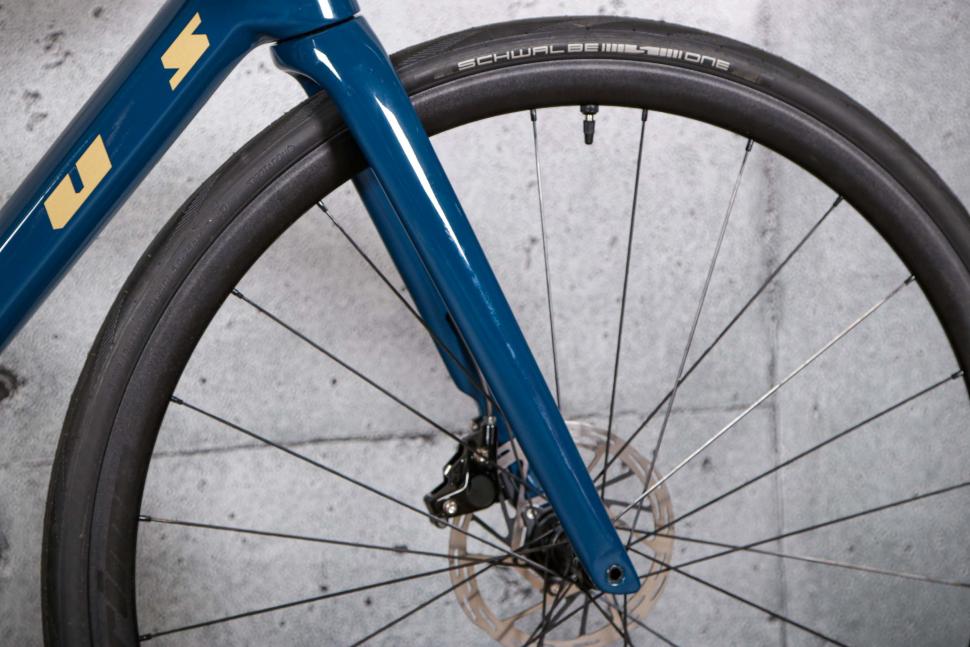 2021 Vitus Vitesse Evo - fork.jpg