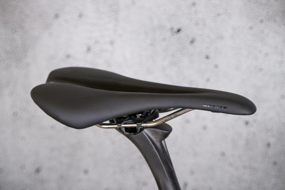 2021 Vitus Vitesse Evo - saddle.jpg