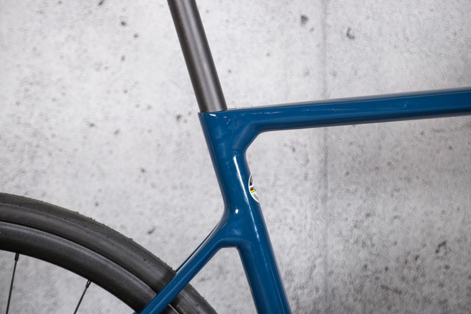 2021 Vitus Vitesse Evo - seat tube junction.jpg