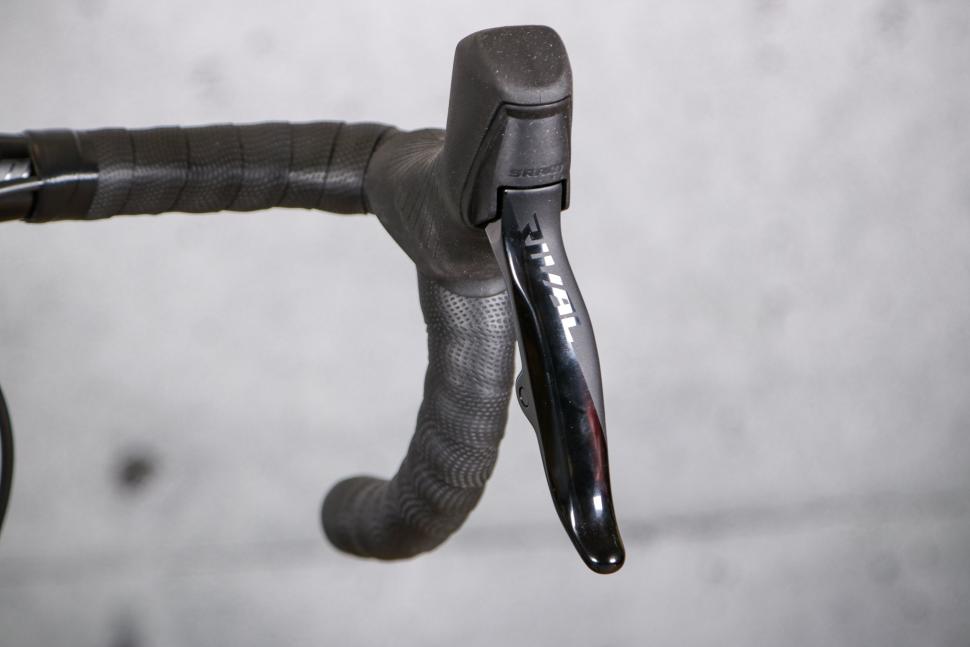 2021 Vitus Vitesse Evo - SRAM lever.jpg