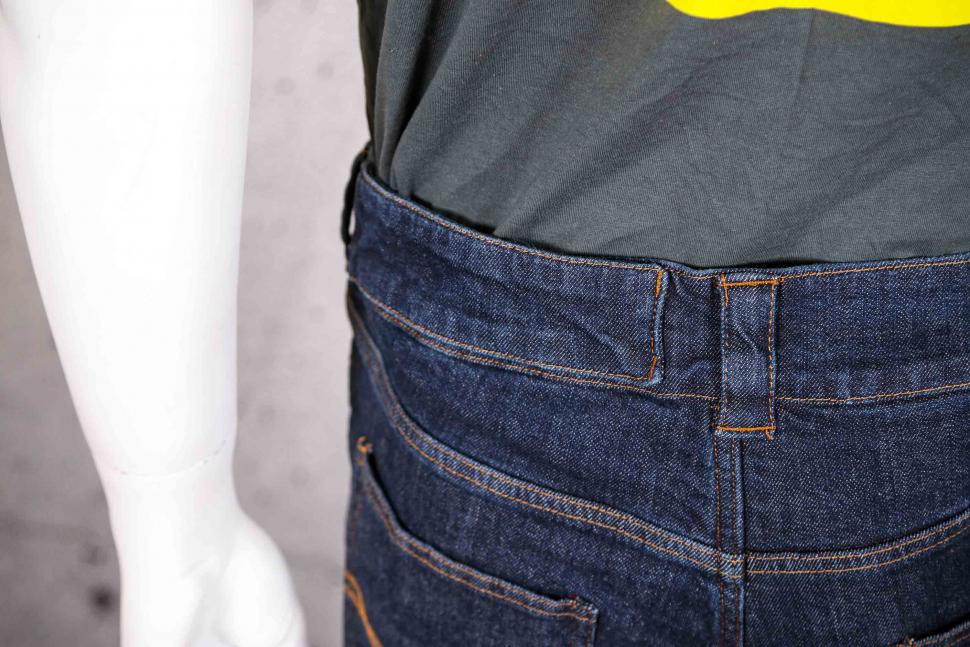 2021 Vulpine Mens Omnia Cycling jeans - belt loop and lock loop.jpg