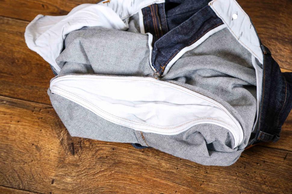 2021 Vulpine Mens Omnia Cycling jeans - gussett.jpg