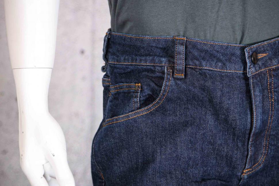 2021 Vulpine Mens Omnia Cycling jeans - pockets.jpg