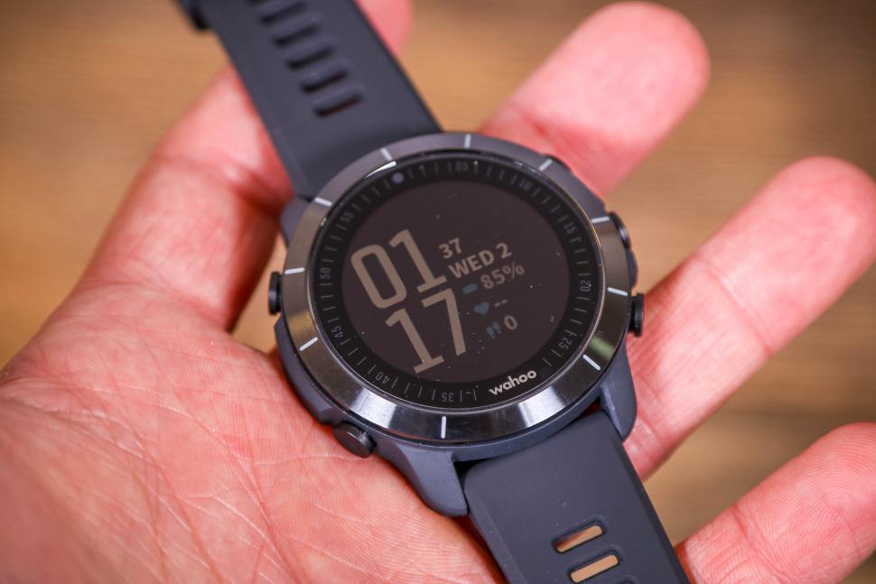 2021 Wahoo ELEMNT RIVAL Multisport Watch - face 1.jpg