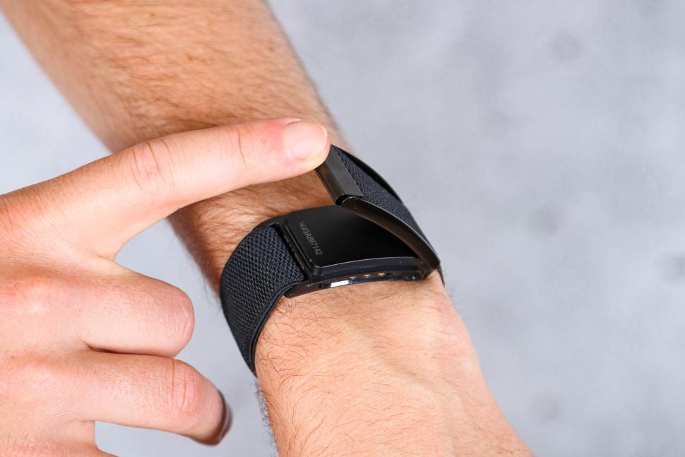 2021 Whoop Strap 3.0 - closing.jpg