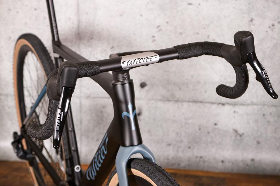 2021 Wilier Rave SLR - bars 1.jpg