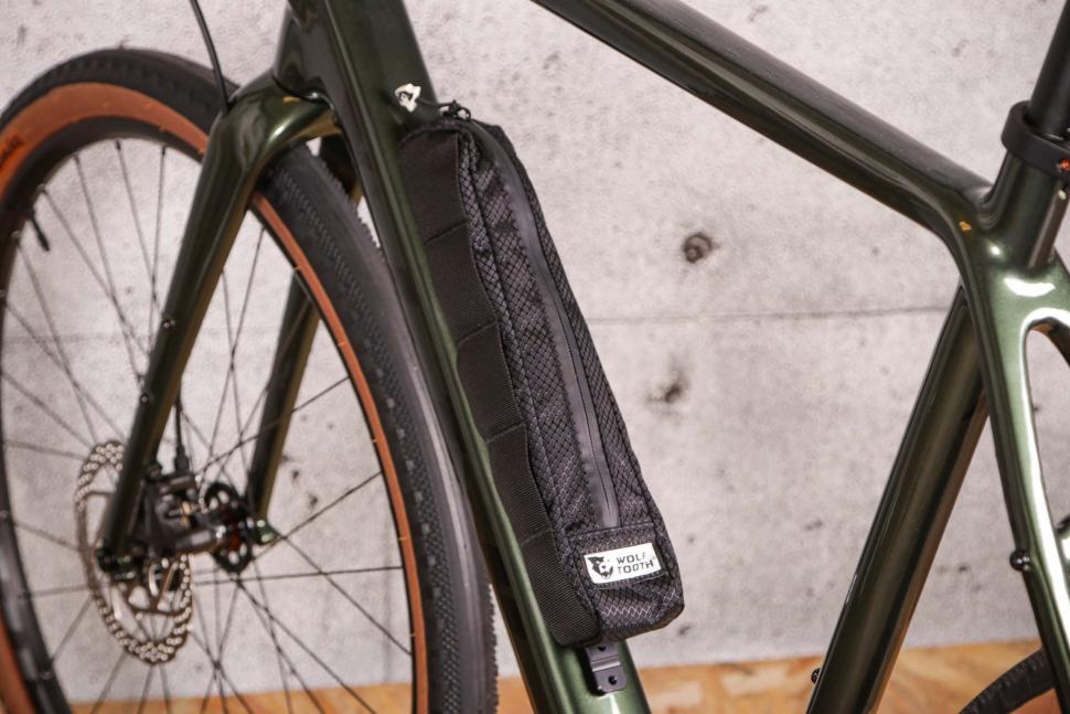 2021 Wolf Tooth B-RAD Pump Bag 1.jpg
