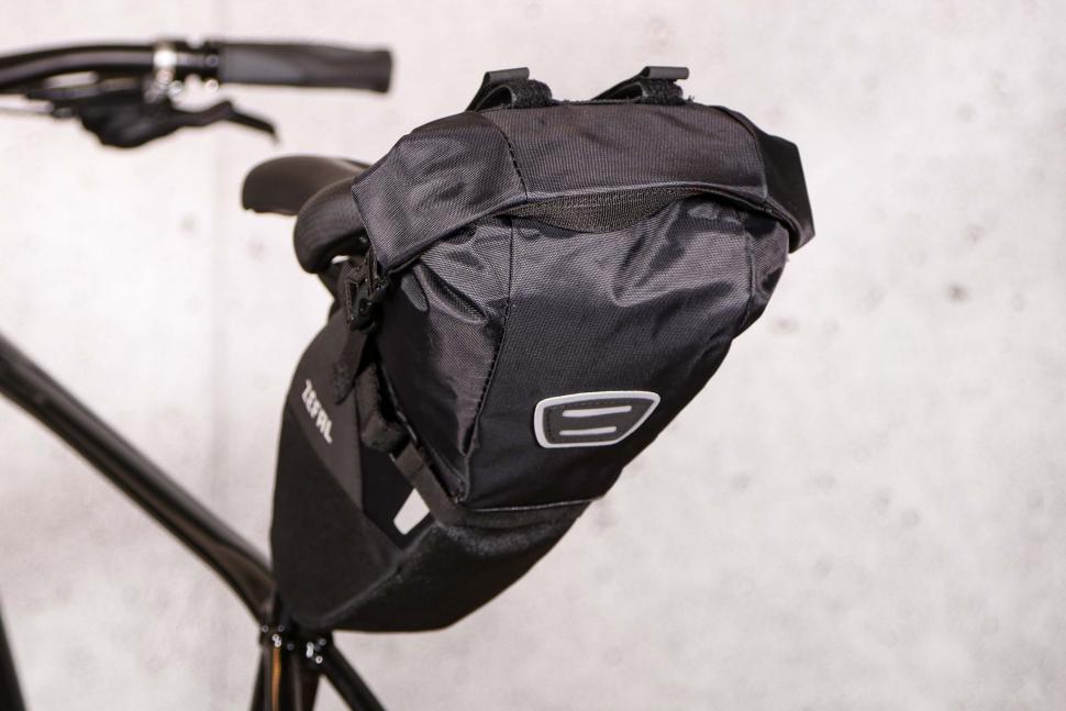2021 Zefal Z Adventure R5 Waterproof Saddlebag - back.jpg