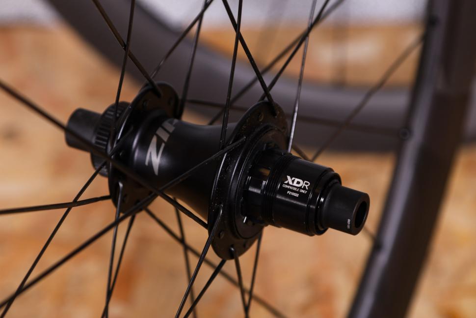 2021 Zipp 404 Firecrest Carbon Tubeless Disc-brake wheelset - rear hub 1.jpg