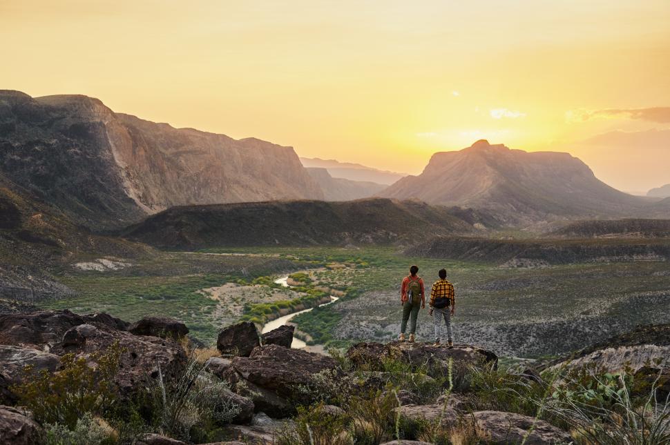 Garmin Instinct 2 Series outdoors