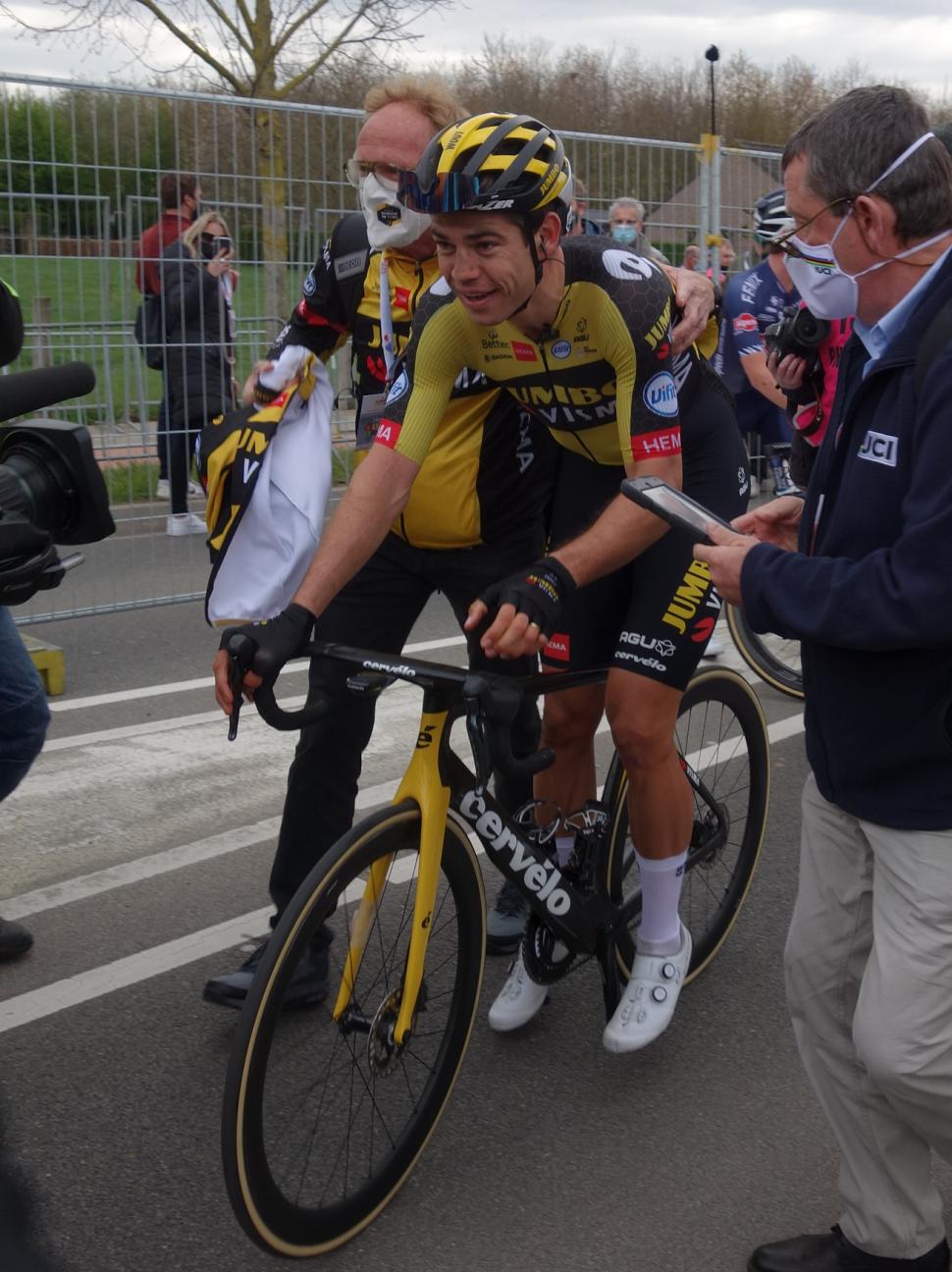 Wout van Aert Amstel Gold 2021 (wikimedia commons)