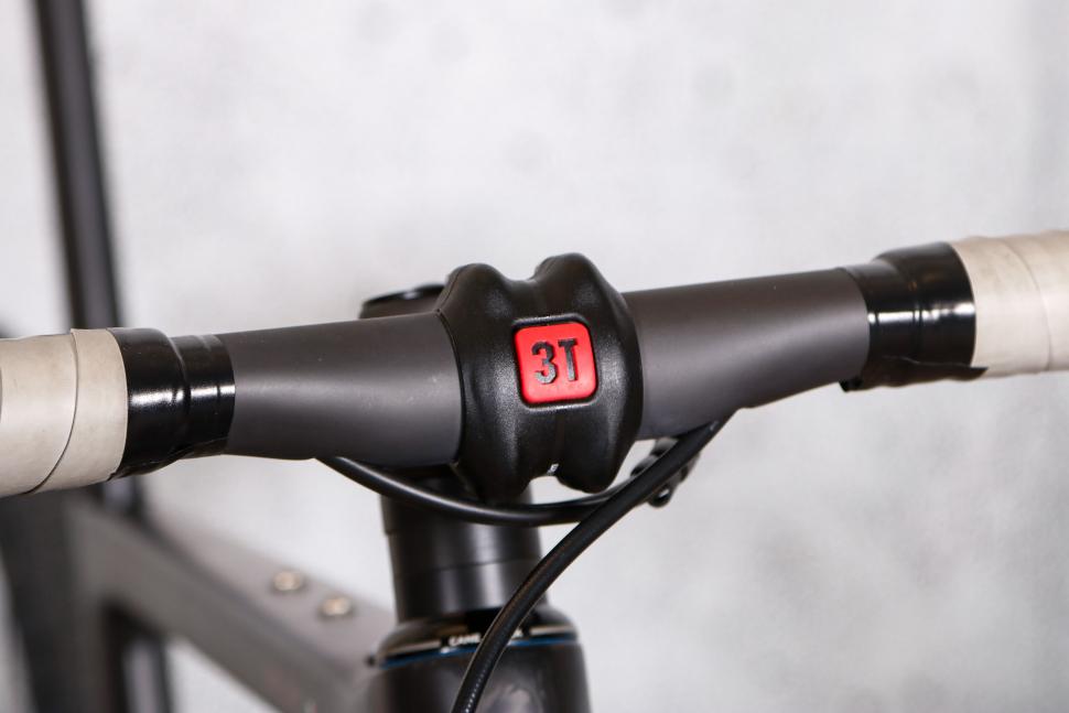 2022 3T Exploro Racemax Ekar 1x13 - bars 2.jpg