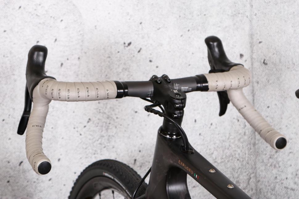 2022 3T Exploro Racemax Ekar 1x13 - bars 3.jpg
