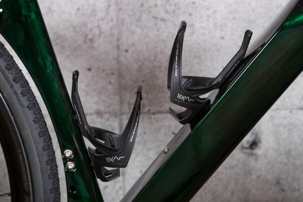 2022 3T Exploro Racemax Ekar 1x13 - bottle cages.jpg