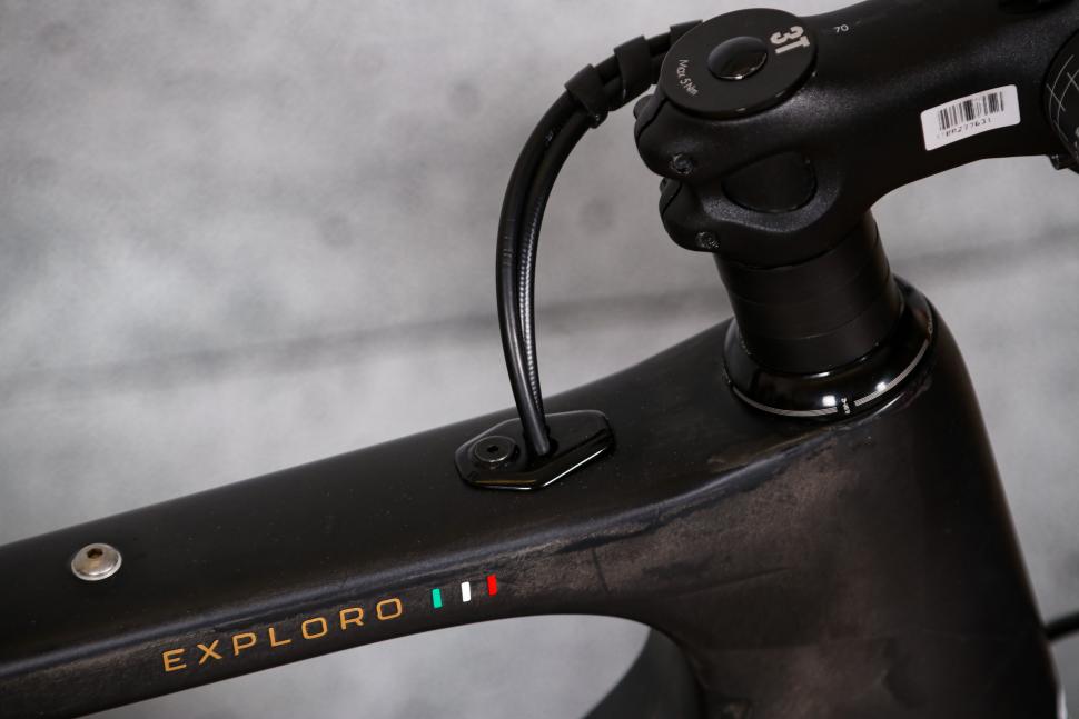 2022 3T Exploro Racemax Ekar 1x13 - cable routing.jpg