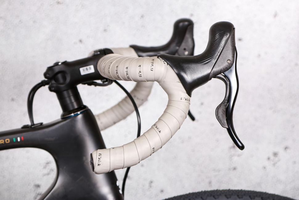 2022 3T Exploro Racemax Ekar 1x13 - drop bar and lever.jpg