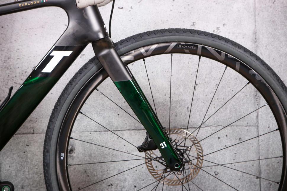 2022 3T Exploro Racemax Ekar 1x13 - fork.jpg