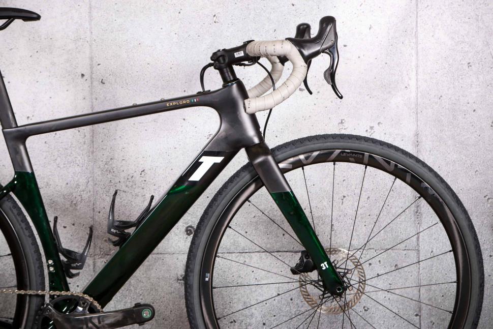 2022 3T Exploro Racemax Ekar 1x13 - front.jpg