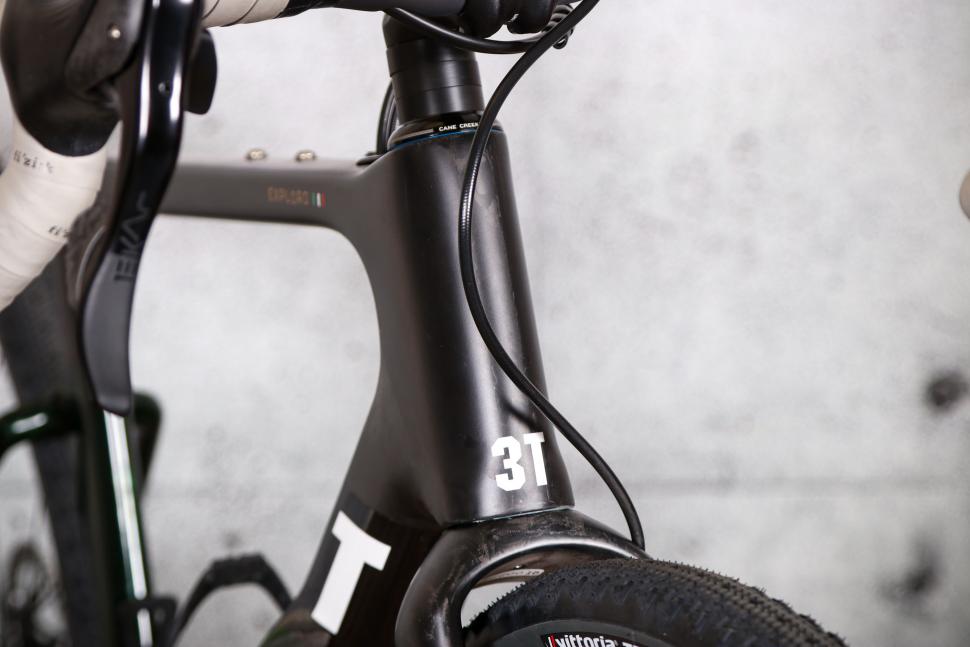 2022 3T Exploro Racemax Ekar 1x13 - head tube detail.jpg