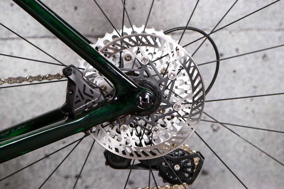 2022 3T Exploro Racemax Ekar 1x13 - rear disc brake.jpg